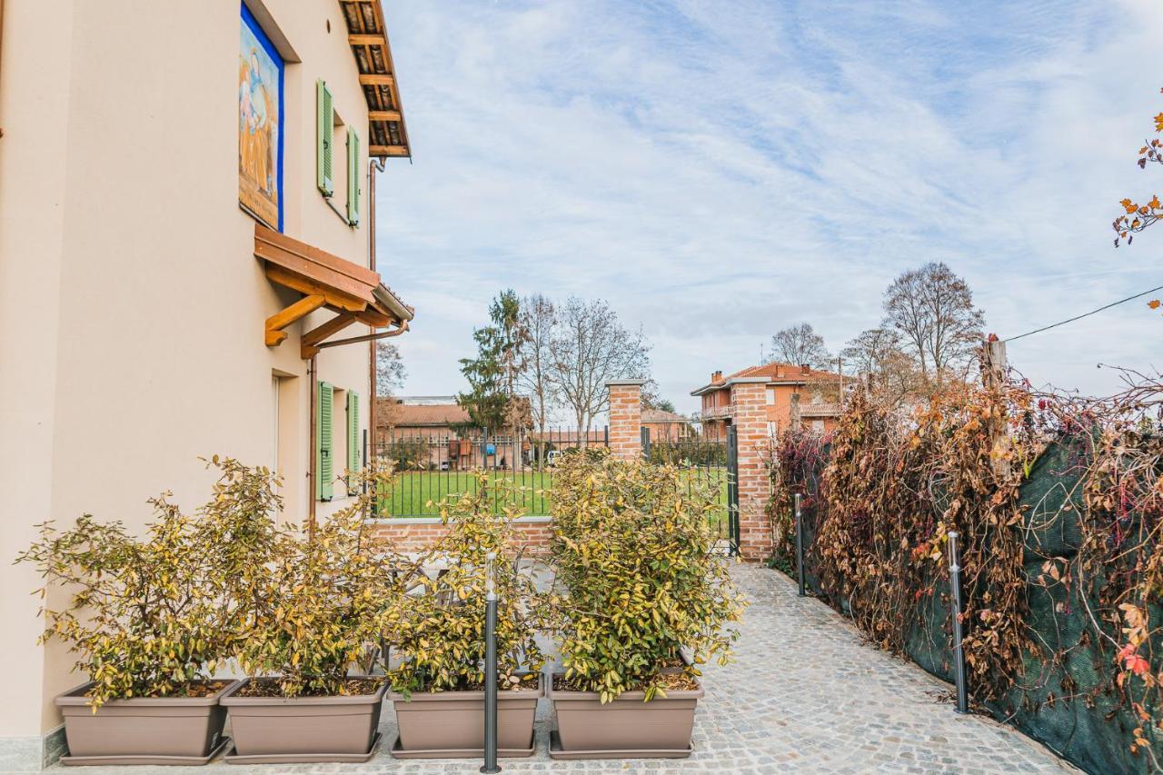 La Tenuta Di Santo Stefano Agri Resort & Spa Fossano Exteriör bild