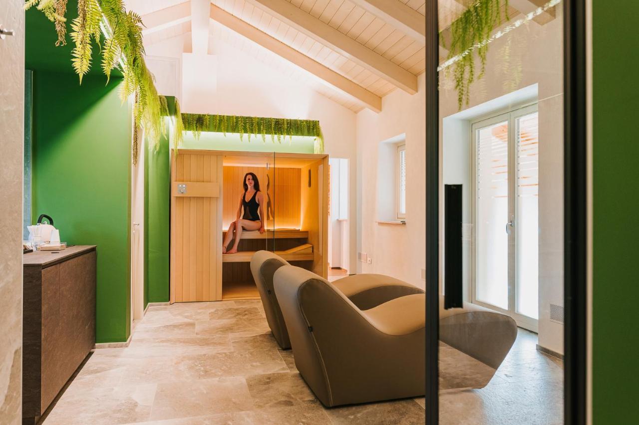 La Tenuta Di Santo Stefano Agri Resort & Spa Fossano Exteriör bild