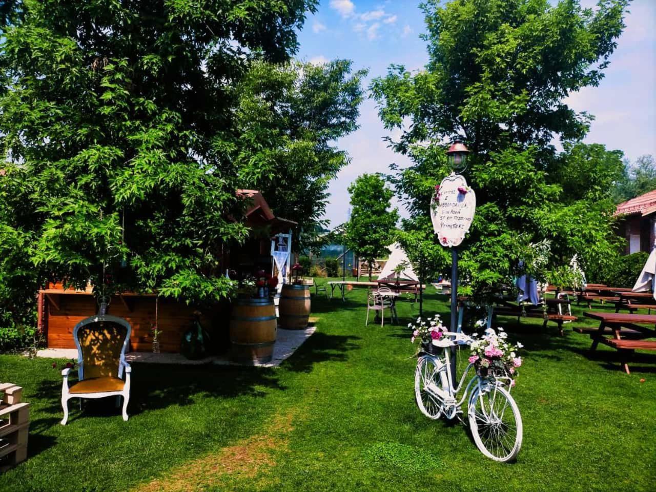 La Tenuta Di Santo Stefano Agri Resort & Spa Fossano Exteriör bild