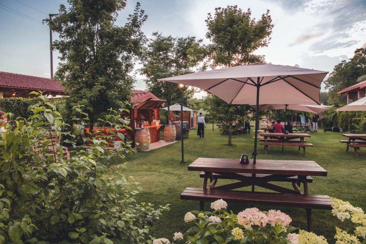 La Tenuta Di Santo Stefano Agri Resort & Spa Fossano Exteriör bild
